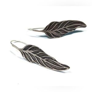Silver Leaf Design Earrings with Intricate Detailing​